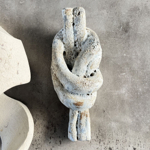 Keramin Skulptur Knuden, Mellem