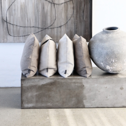 Pude Phobos 60x40, lys sand