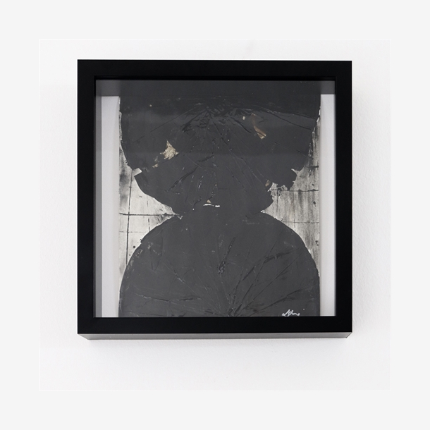 Paperwork 27cm x 27cm.